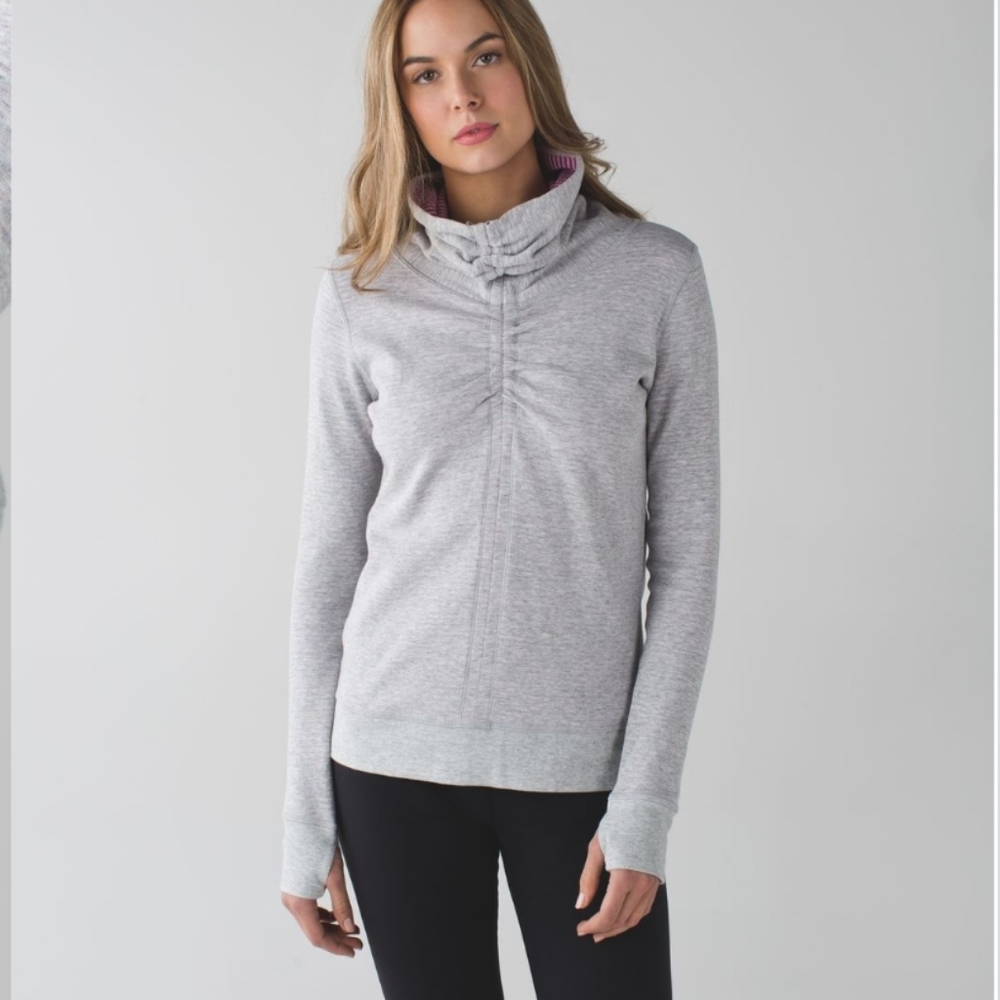 Lululemon In A Cinch Long Sleeve Tee HeatheredGrey/ClassicStripe Raspberry 8